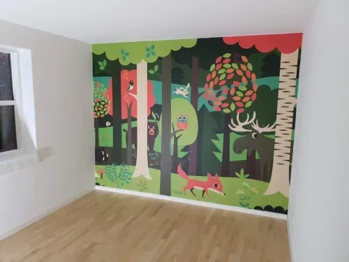 Opsætning af fototapet – børneværelse med skovmotiv