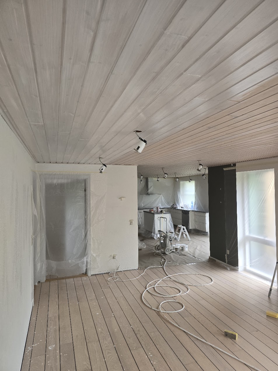 Sprøjtemalet træloft reference 2