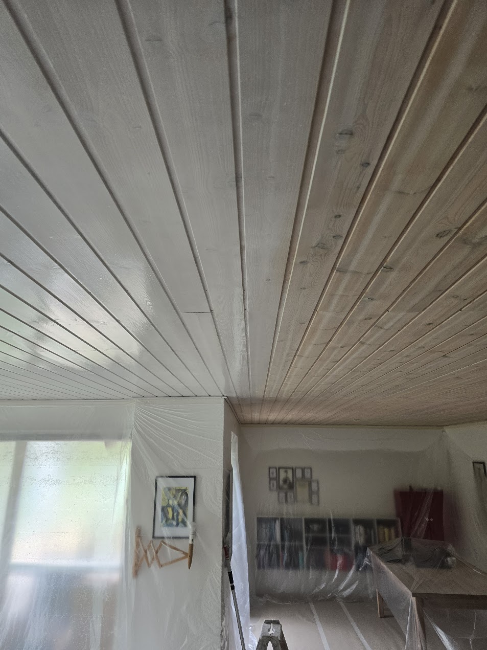 Sprøjtemalet træloft reference 1